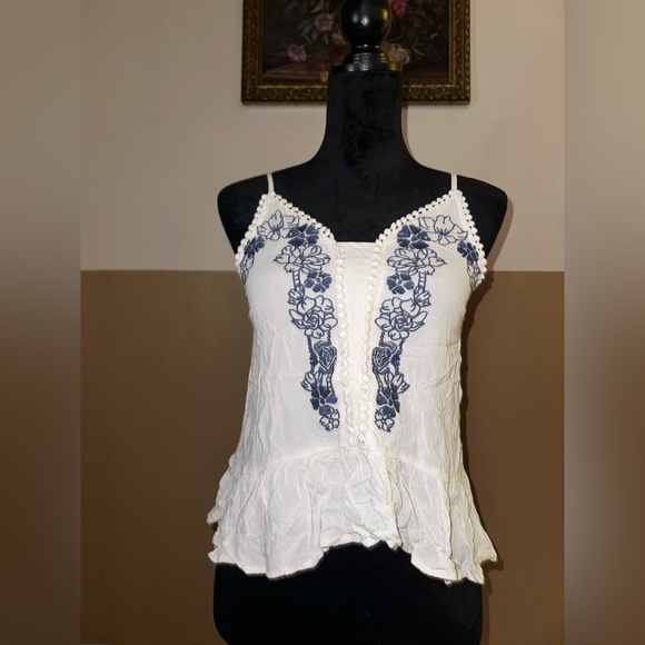 White and Blue Floral Embroidered Women's Top - Picture 5 of 12